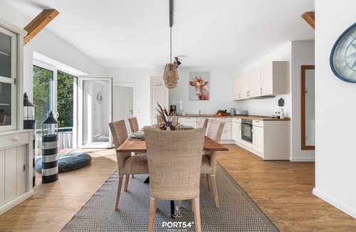 Hedwigenkoog Apartment | Flunder- Moderne Ferienwohnung auf 94 m² mit Balkon und Strandkorb