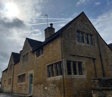 Upper Slaughter House | Fordview Cottage is full of Cotwolds Charm