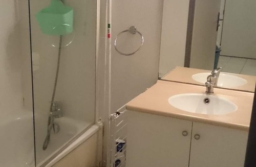 Saint-Geniez-d'Olt Apartment | Appart T2 Dans Village Vacance 3 St Geniez D'olt Avec Balcon