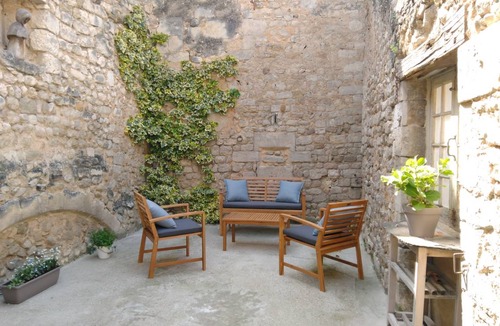 Saint-Paul-Trois-Chateaux Apartment | 90 m² Apartment ∙ 1 bedroom ∙ 2 guests