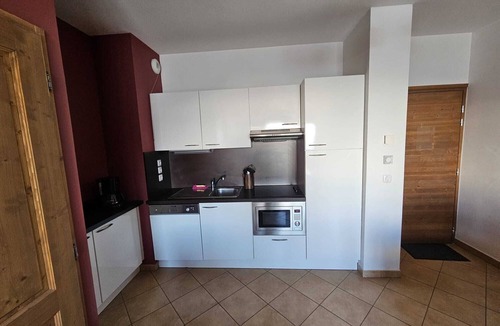 Sainte-Foy-Tarentaise Apartment | Flat located at the foot of the slopes with heated pool, sauna and hammam