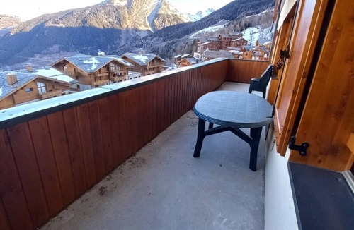 Sainte-Foy-Tarentaise Apartment | Flat located at the foot of the slopes with heated pool, sauna and hammam