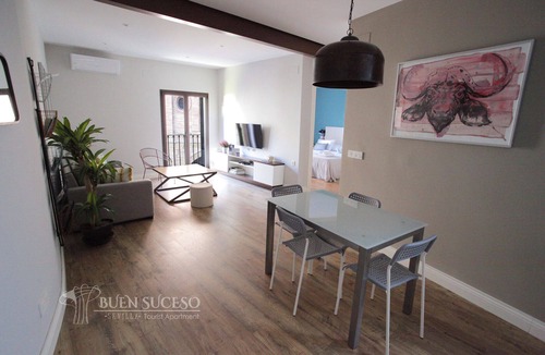 Alfalfa Apartment | Free WIFI/AC Buen Suceso Apartment, right in the city center, at Metropol square
