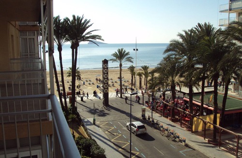 Benidorm Apartment | Front Line 4th floor La Goleta Apt Overlooking Benidorm Island And Levante Beach