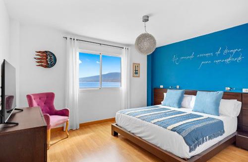 Radazul Apartment | Frontline Beach Apt with Terrace