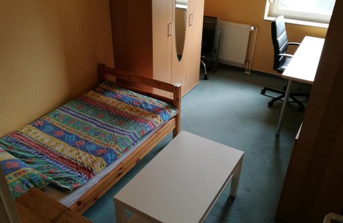 Boenningstedt House | Funktionales Zimmer in ruhiger Lage, dennoch in 25 Min in HH City