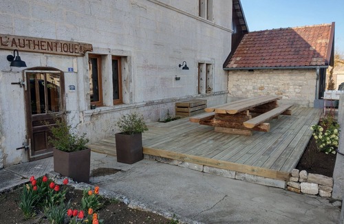 Narbief Cottage | Gîte l'Authentique, 3 stars, pool container and 900m2 enclosed park