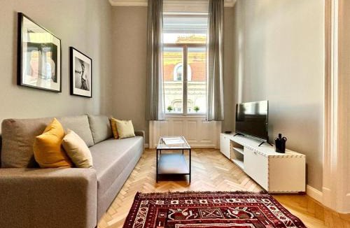 Szentimrevaros Apartment | Gellert Danube Panorama Apartment