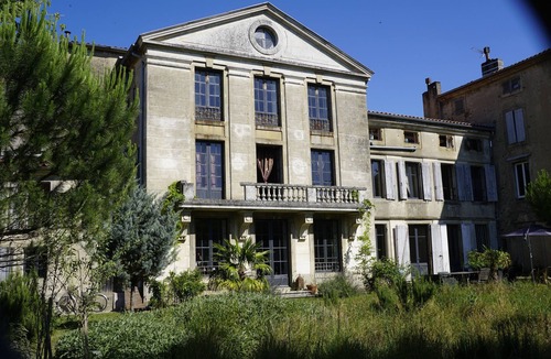 Chalabre Apartment | Gertrud's Suite - suite in shared Village Chateau