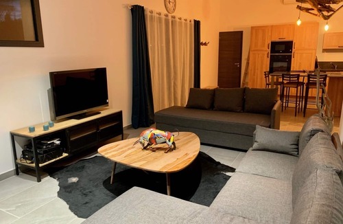 Bellegarde Apartment | Gite jacuzzi swimming pool Camargue freewifi