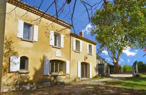 Cabannes House | Gîte 'Le Gite Au Coin Du Feu' with Private Terrace, Wi-Fi and Air Conditioning