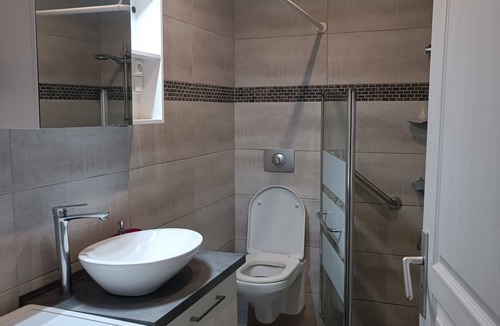 Salins-les-Bains Apartment | Gîte Notre Dame⭐Salins-les-Bains RDC 600m from the thermal baths.Curist rates/request