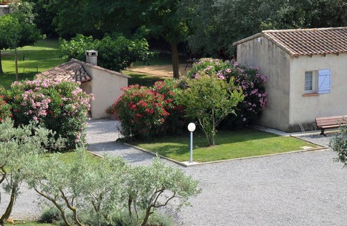Raphele-les-Arles House | Gite Pastre #1, Gite in Holiday Residence between Camargue and Alpilles