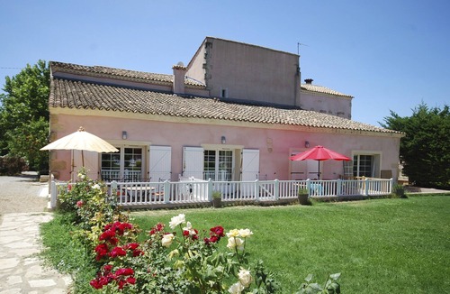 Generac Cottage | GITE with air conditioning, swimming pool and enclosed parking