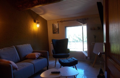 Jonquerettes Bed & Breakfast | Gite with swimming pool and patio.