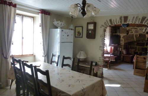 Saint-Jacques-des-Blats House | giteduplombducantal to the guards in Saint-Jacques-Des-Blats
