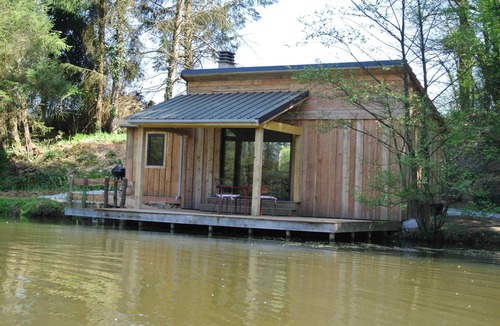 Saint-Priest-les-Fougeres Cabin | GoGreen Cabin in the heart of rural France on a private lake