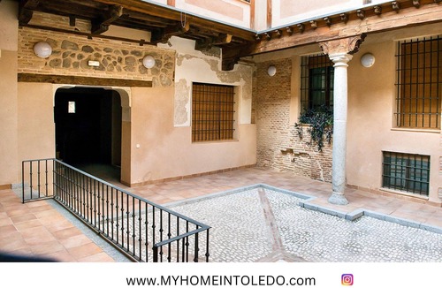 Toledo City Center Apartment | ~GOLDEN~ by myhomeintoledo.com