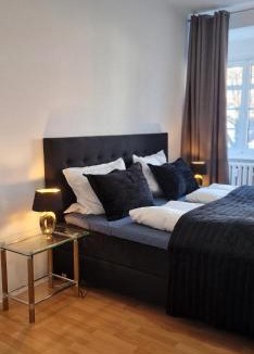 Daberstedt Apartment | Große Ferienwohnung Nähe Stadtpark, 4 Schlafzimmer, gemütliches Wohnzimmer, Terrasse, Parkplatz