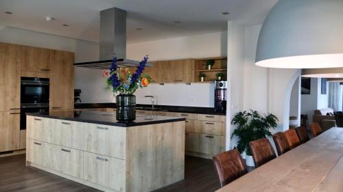 Appeltern House | Group Accommodation De Stoep