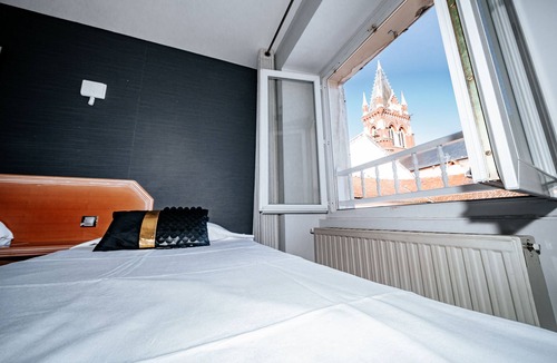Vic-en-Bigorre Hotel | Hôtel le Tivoli