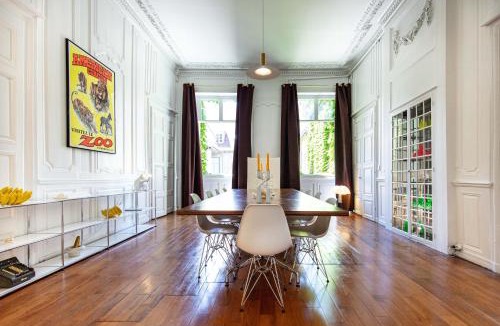 Besancon Old Town Apartment | Hôtel particulier de 1734 - avec Parking - Plein centre-ville