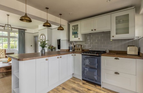 Sturminster Marshall House | Harbour Escapes | Charming Cottage with an acre in Dorset Countryside