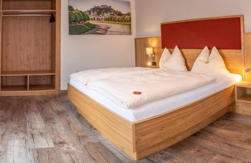 Liefering Bed & Breakfast | Helmhof, Pension - Double room with shower, WC