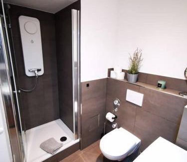 Winterhude Apartment | HH 02 by ROCKCHAIR - SUPERHOST Status - Modernes Apartment mit sonnigem Balkon & premium Boxspringbetten in Winterhude - Hamburg Top Geheimtipp