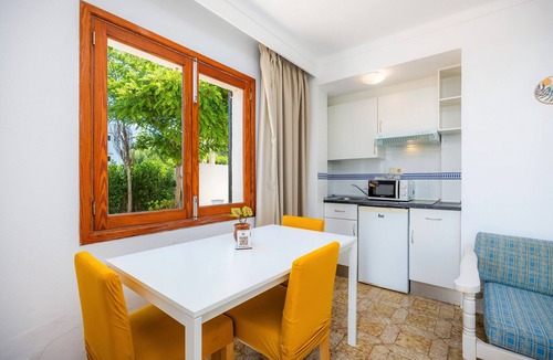 Cala d'Or Apartment | Holiday apartment "Apartamento Felipe 1-4" with Shared Terrace, Shared Pool & WiFi