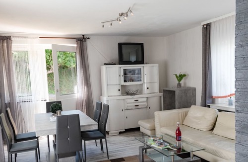 Altmorschen Apartment | holiday apartment/apt. for 6 guests with 98m² in Morschen (133054)