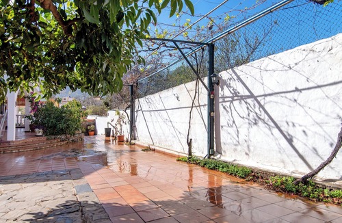 Valsequillo de Gran Canaria Apartment | Holiday Apartment 'Bonita Casa Para El Relax' with Mountain Views, Pool and Wi-Fi