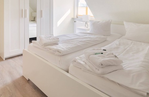 Tumlauer Koog Other | Holiday apartment for 4 persons with a small roof terrace. 6KM next to St Peter-Ording.
