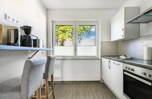 Weddingstedt Apartment | Holiday Apartment 'Wiesenblick 1' with Private Terrace, Private Garden and Wi-Fi