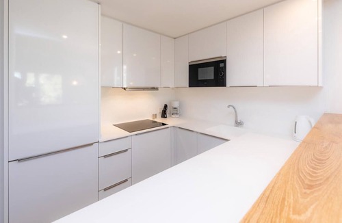Son Servera Apartment | Holiday Apartment "Las Palmeras II" with Shared Pool, A/C and Wi-Fi