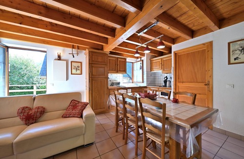 Aragnouet House | Holiday Home 'Bergerie Route De Piau Engaly' with Mountain View, Terrace and Garden