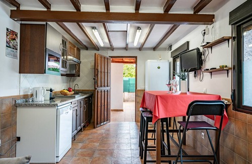 Sales House | Holiday Home 'Carmina' with Mountain View, Private Terrace and Wi-Fi