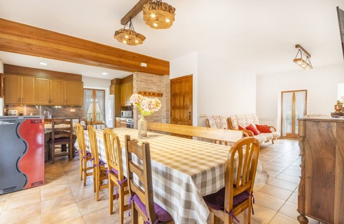 Solsona House | Holiday Home 'Casa Ponet' with Mountain View, Private Pool and Wi-Fi