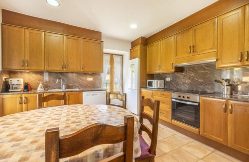 Solsona House | Holiday Home 'Casa Ponet' with Mountain View, Private Pool and Wi-Fi
