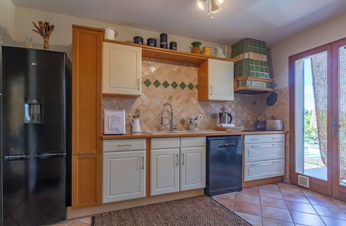 Montelimar House | Holiday Home 'Dans La Drôme' with Mountain View, Private Pool and Wi-Fi