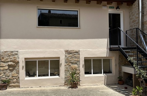 Morentin House | Holiday Home 'Enara-enea' with Private Garden, Balcony and Wi-Fi