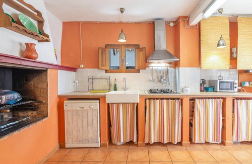 Calabazares House | Holiday Home 'Casa Rural La Trastienda' with Mountain View, Private Pool and Wi-Fi
