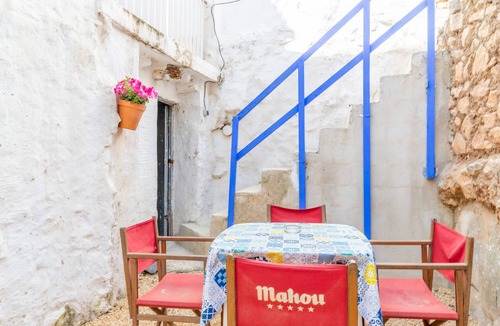Xirles House | Holiday Home 'La Clau Casa Rural ' with Mountain View, Private Terrace and Wi-Fi