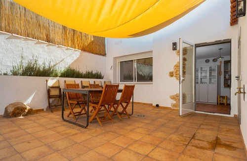Guadalcanal House | Holiday Home 'La Sierra Del Viento' with Mountain View, Private Pool and Wi-Fi