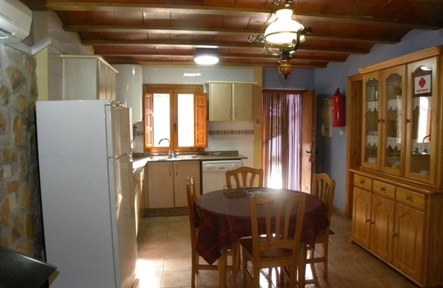 Moratalla House | Holiday Home 'Molino 2' with Mountain View, Wi-Fi and Air Conditioning