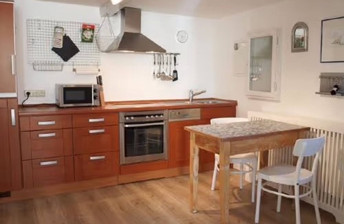 Witzwort House | Holiday Home 'Reetdachhaus Auf Eiderstedt' with Private Terrace and Wi-Fi