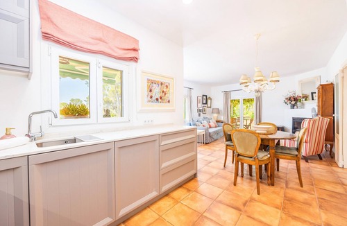 Sencelles House | Holiday Home 'Sa Rota De Can Xito' with Private Pool, Private Terrace and Wi-Fi