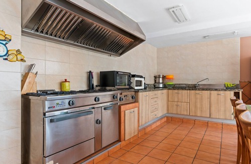 Castrillon House | Holiday Home 'Santa Divina Relax Para 10 Personas' with Balcony and Wi-Fi