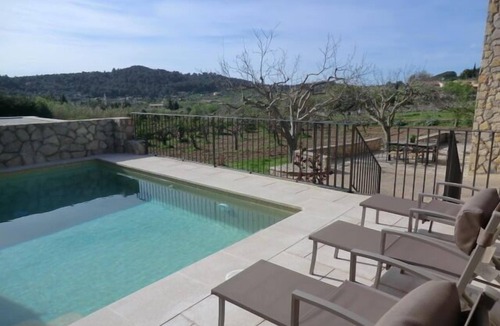 Alaro House | Holiday home with pool in quiet & safe location, only 1 km to the market square