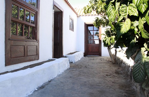 El Paso House | Holiday on the green Canary Island of La Palma.